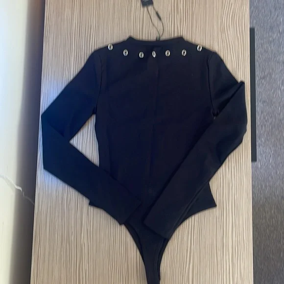 Fashion Nova XS Black Long Sleeve Bodysuit w/silver grommet detail front & back - Picture 7 of 9